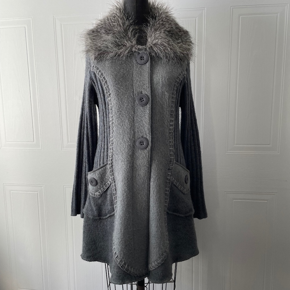 cYc Knit coat  ¾ length with faux fur collar Size XL